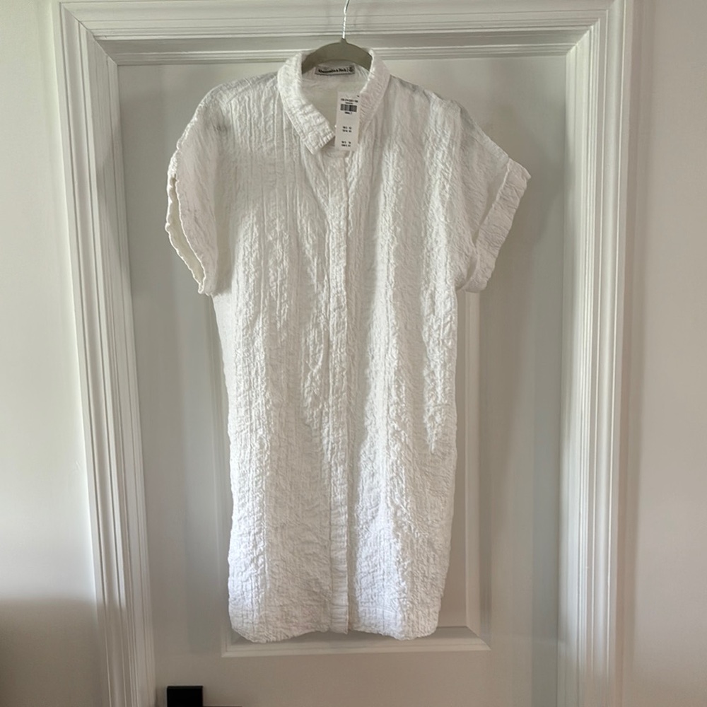 Abercrombie & Fitch Textured White Button-Up Shirt
